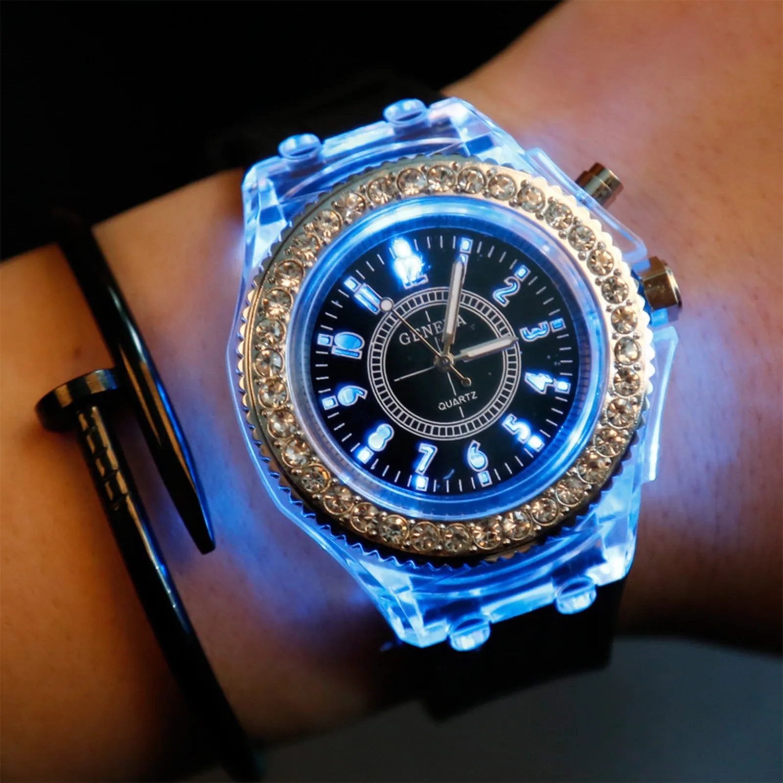Led Flash Luminous Watch Perso - Smartwatch Trending Watches For Women recension och pris