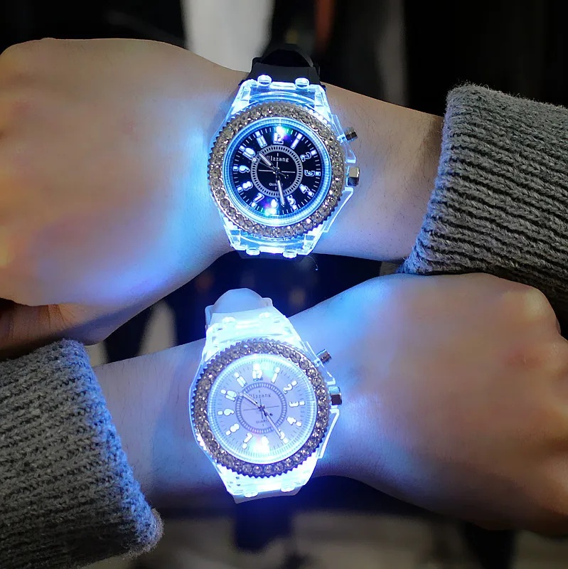 Led Flash Luminous Watch Perso - Smartwatch Trending Watches For Women recension och pris